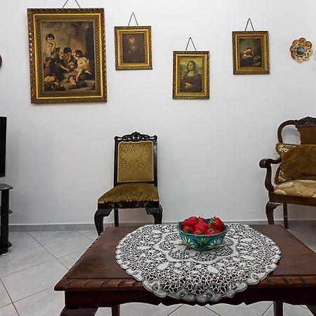 Vintage Style Apartment With Beautiful Backyard Atina Dış mekan fotoğraf