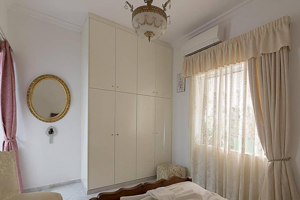 Vintage Style Apartment With Beautiful Backyard Atina Dış mekan fotoğraf
