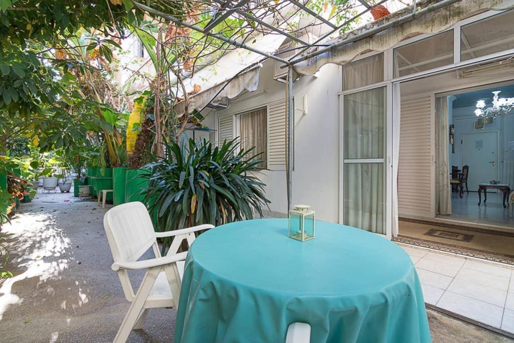 Vintage Style Apartment With Beautiful Backyard Atina Dış mekan fotoğraf